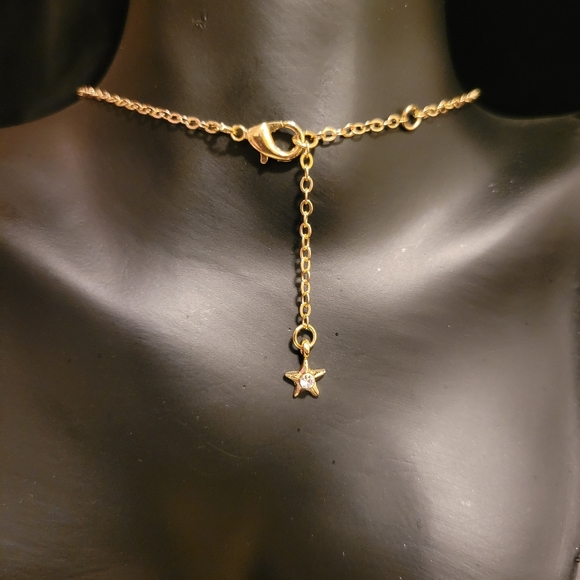 2/$20 X-Mas Irredescent Snowman Necklace - Picture 5 of 5